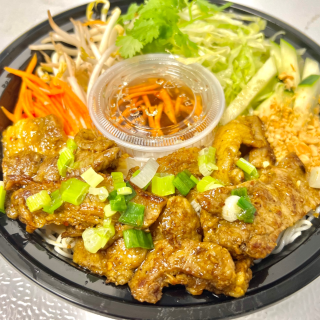 [B5] Grilled Pork Vermicelli [ BUN THIT NUONG ].