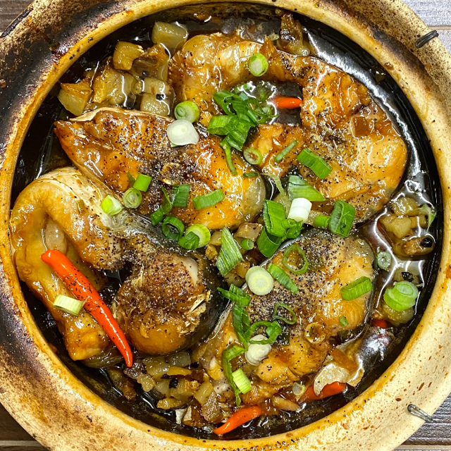 [E1] Caramelized Catfish in Clay Pot [ CA KHO TO ].